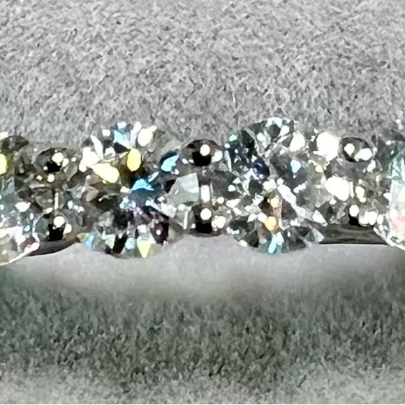 Size 7 Sterling Silver 925 Moissanite Ring - Picture 3 of 10